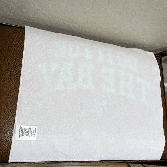 NFL SF 49er Rare Towel “Do It For The Bay” Promotional Collectible Game Edition! - Picture 5 of 6